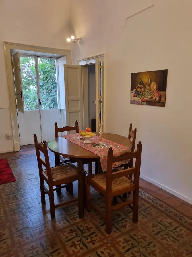 Palazzo Mannino Apartments CTA 0*,  Italien